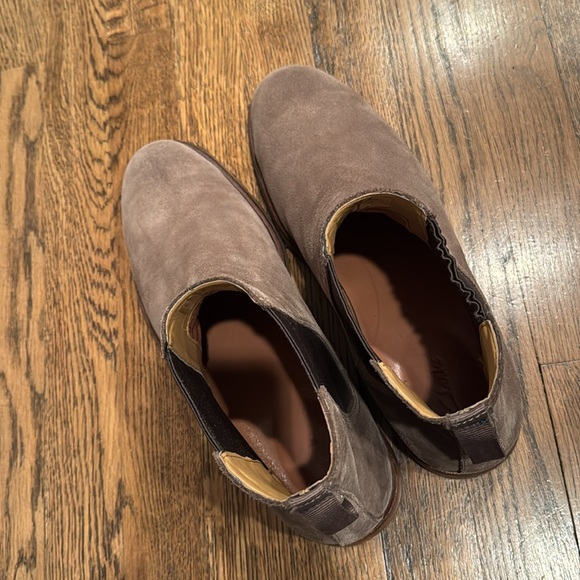 Clarks Men's Clarkdale Gobi Chelsea Boot, Taupe Suede, Size 11 - Picture 5 of 9